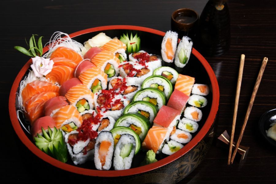 Jakie sushi wybrać na pierwsze zamówienie?
